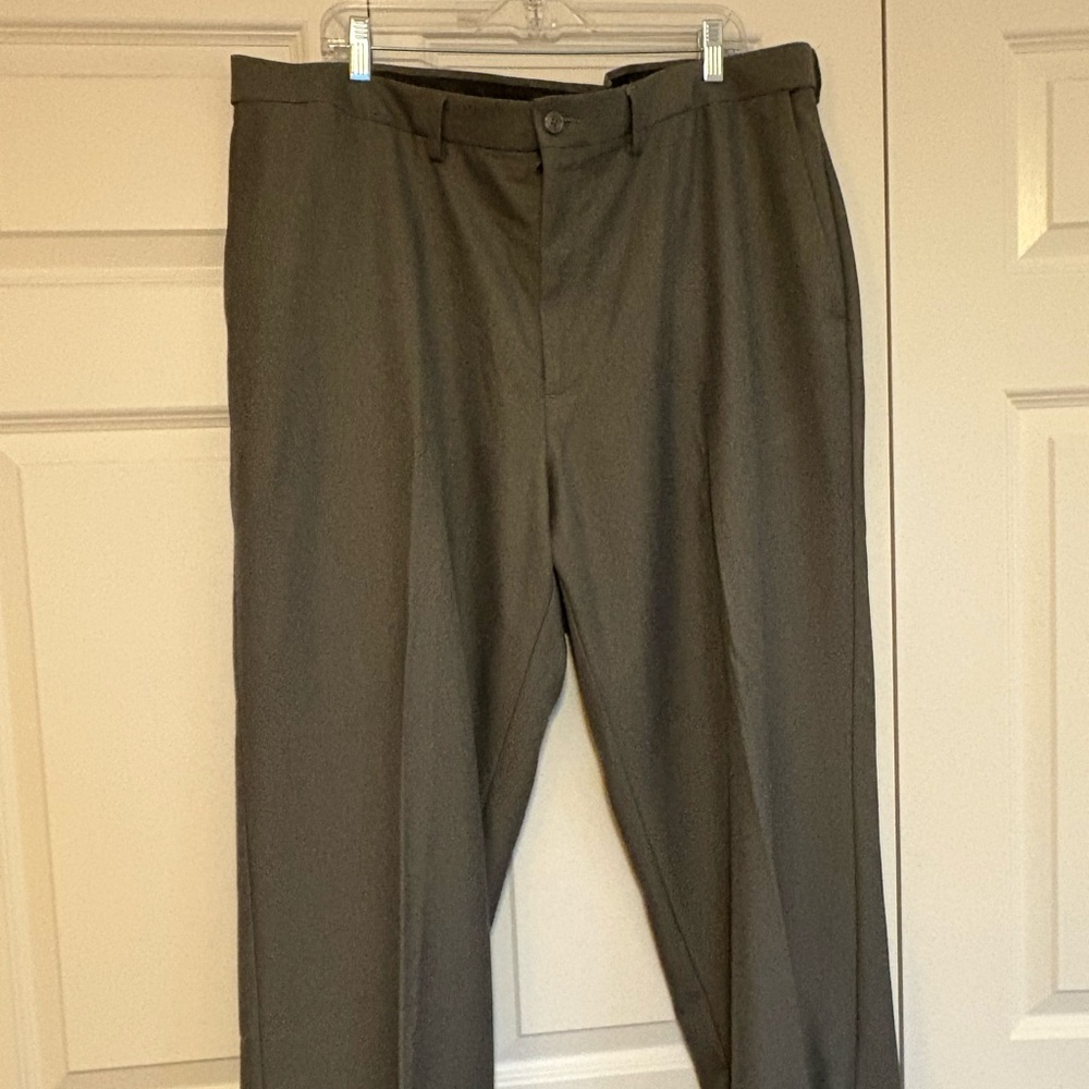 Haggar Men's Dark Gray Dress Pants